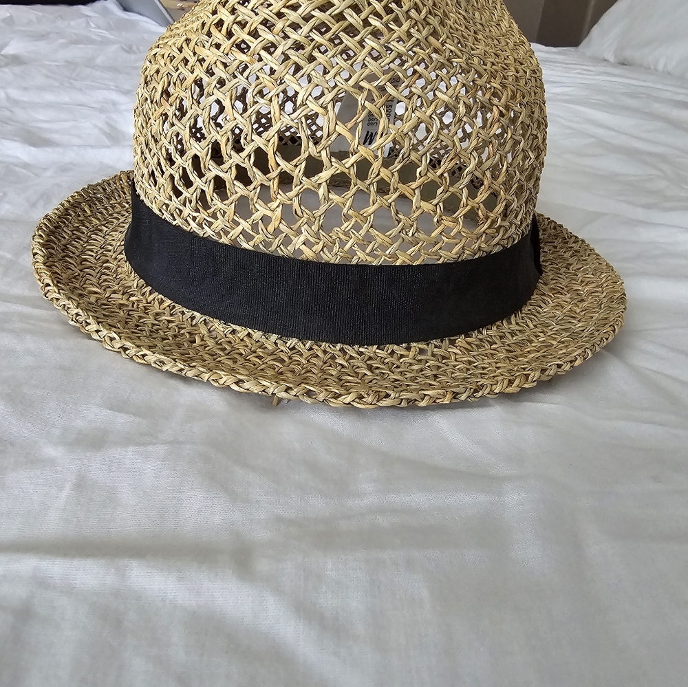 Straw Hat - Picture 2 of 4